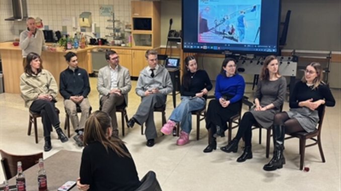 Ehemalige der Brüder Grimm Berufsakademie berichten über vielfältige Karrierewege Ehemalige der Brüder Grimm Berufsakademie berichten über vielfältige Karrierewege