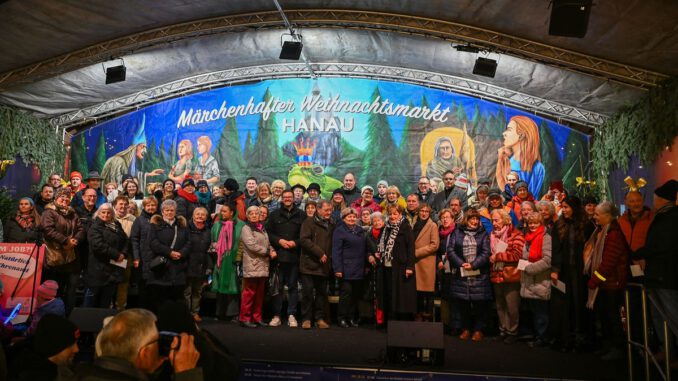 Hanau ehrt Ehrenamtliche: Bürgermeister übergibt E-Cards auf Weihnachtsmarkt