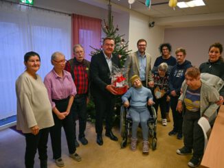 Hanau: Kaminsky und Bieri besuchen BWMK Wohngruppen und überreichen Spenden