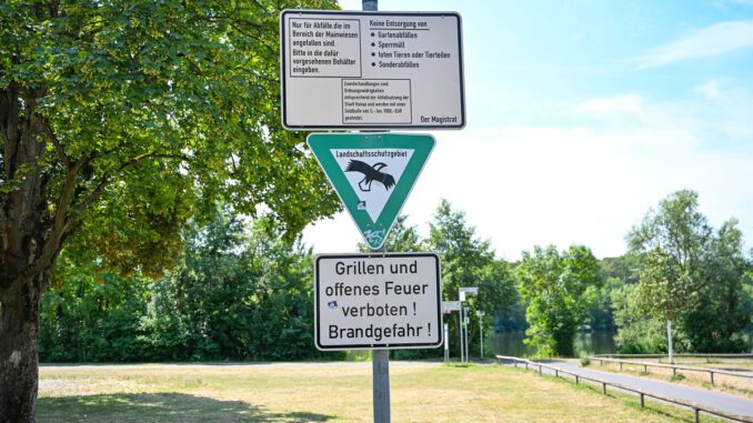 Hanau schränkt offenes Grillen in Parks und am Mainufer wegen hoher Brandgefahr ein