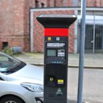 Hanau stattet Parkscheinautomaten für Kennzeichenerfassung und kontaktlose Zahlung aus