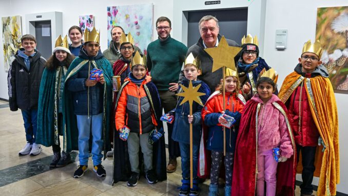 Hanau: Sternsinger überbringen Segensspruch und machen auf Kinderarbeit in Bangladesch aufmerksam