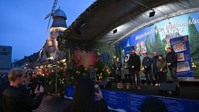 Hanauer Adventskalender erlöst 30.000 Euro für Kinder- und Jugendprojekte Hanauer Adventskalender erlöst 30.000 Euro für Kinder- und Jugendprojekte