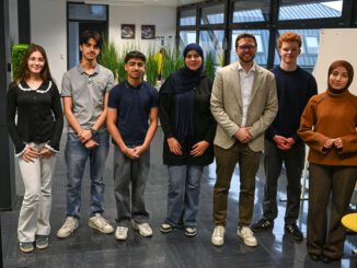 Hanauer Schüler diskutieren Ganztagsanspruch, Schulbau und Demokratiebildung mit Bürgermeister