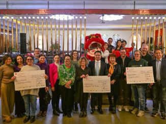 Jubiläumsspende des Asia Palast: 2.000 Euro für drei soziale Projekte in Hanau