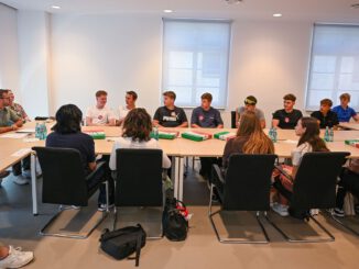 Neunzehn Auszubildende beginnen ihre Ausbildung bei der Stadt Hanau