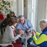 Seniorentreff in Hanau: Digitalberatung und Spiele beim bunten Nachmittag